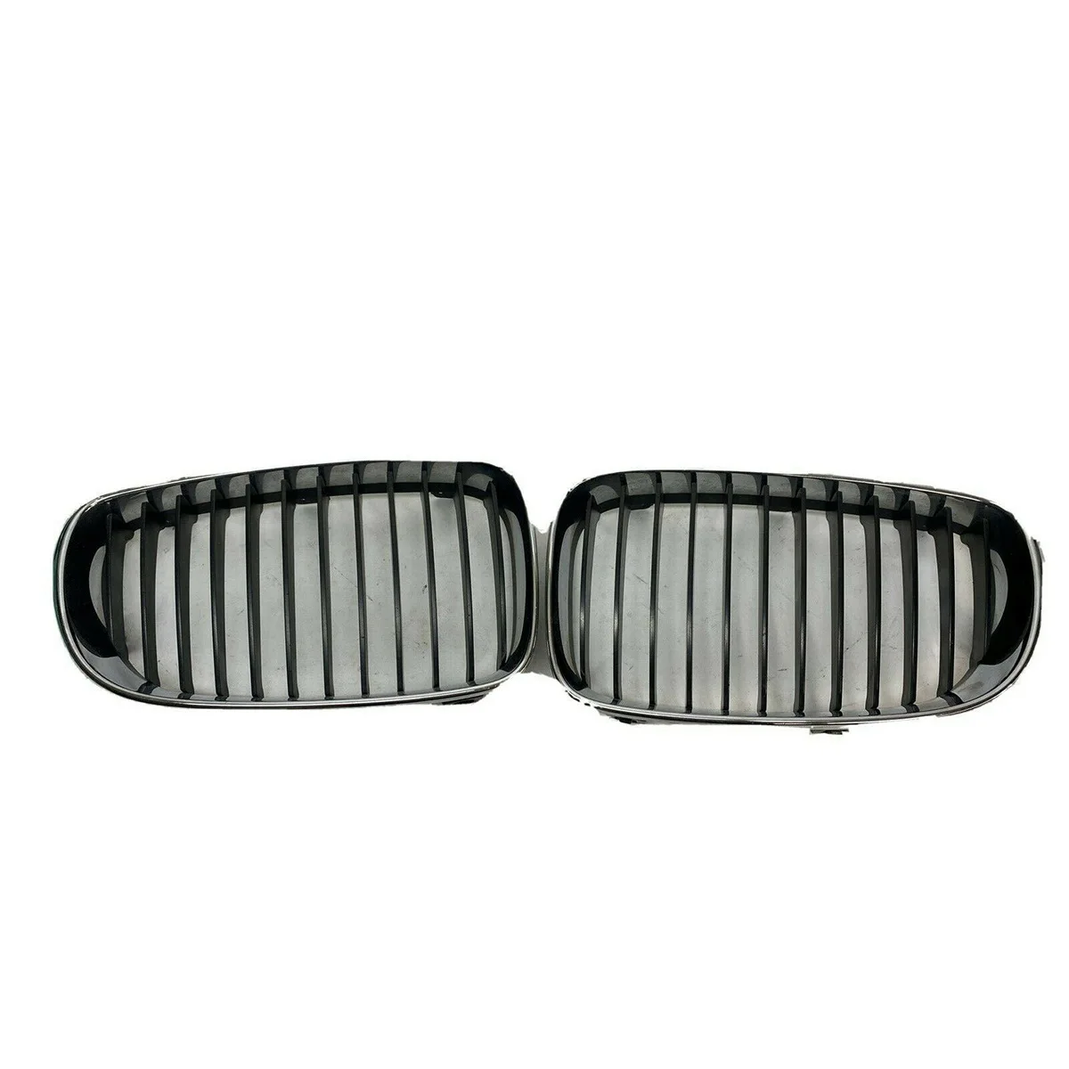 

Front bumper grille For BMW 1 Series E87 OEM 51137166439L 51137166440R