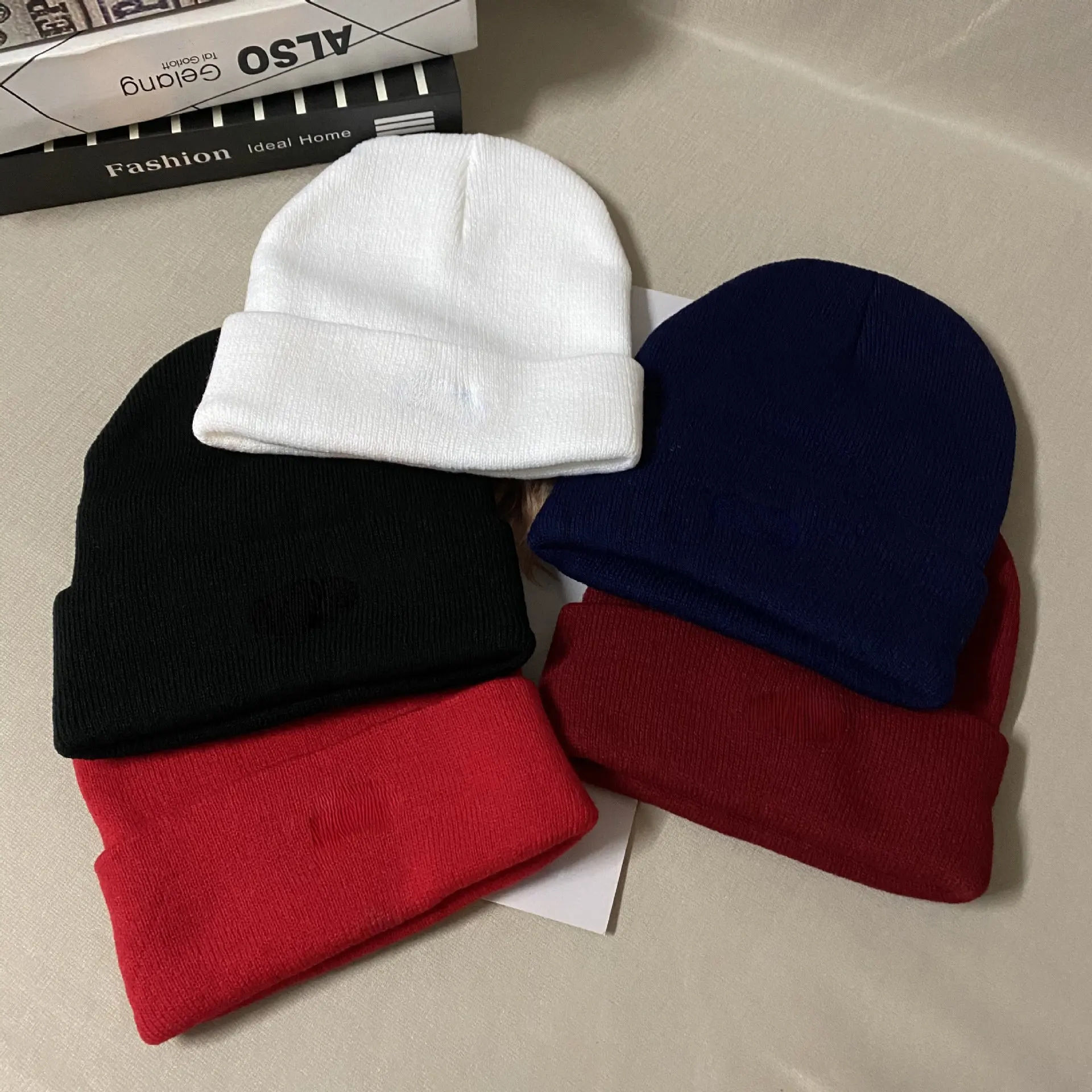 

Beanies Fashion Fish Embroidery Knitted Hat Men Women Winter Wool Cap Outdoor Warmth Skullies & Cold Gorras Chapeau