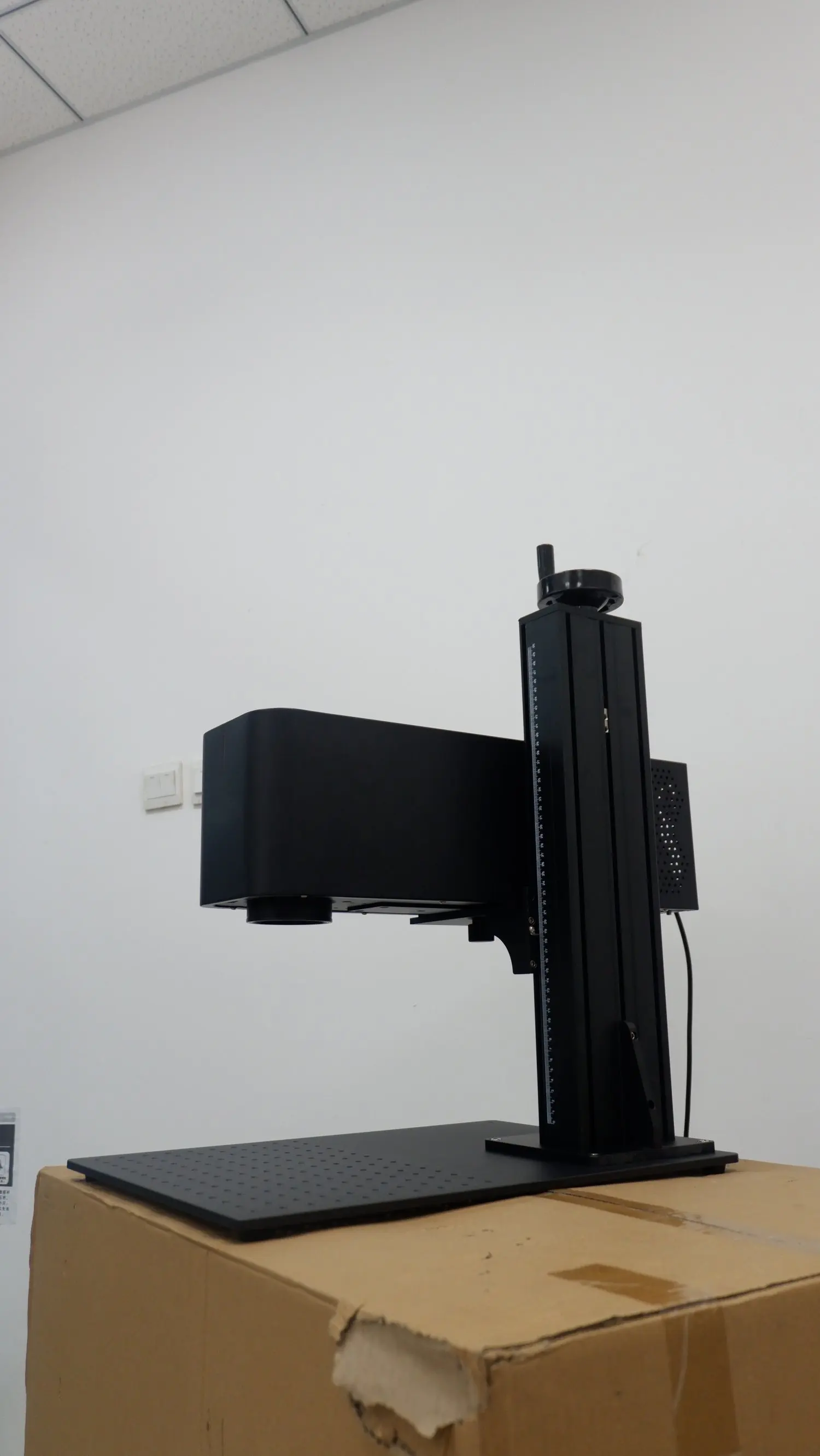 Лазерная маркировочная машина ручной волоконный лазерный гравер система для