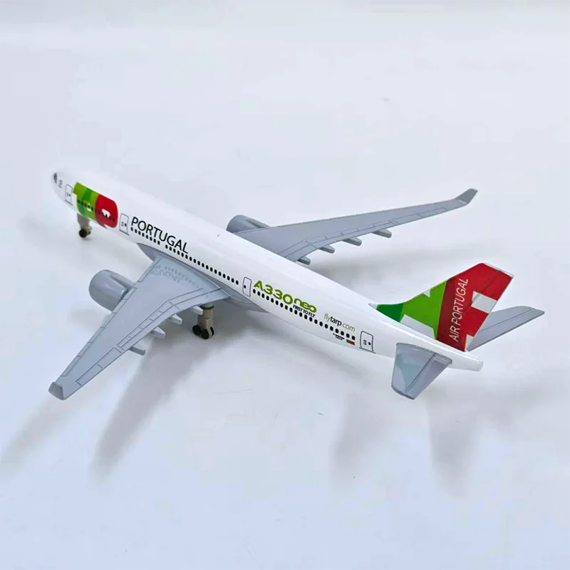 Фото Длина около 20 см A330, модель самолета из сплава, статическая коллекция, украшенные праздничными подарками, игрушки, сувенирный подарок №5