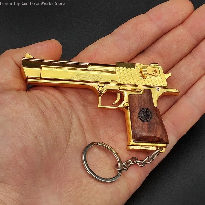 

Wooden Handle Gold-plated 1:3 Desert Eagle Metal Gun Model Keychain Pendant 2023 High Quality Metal Pistol Gun Miniature Model