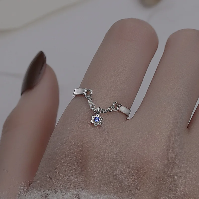 

Женское кольцо из серебра 925 пробы, с цирконом