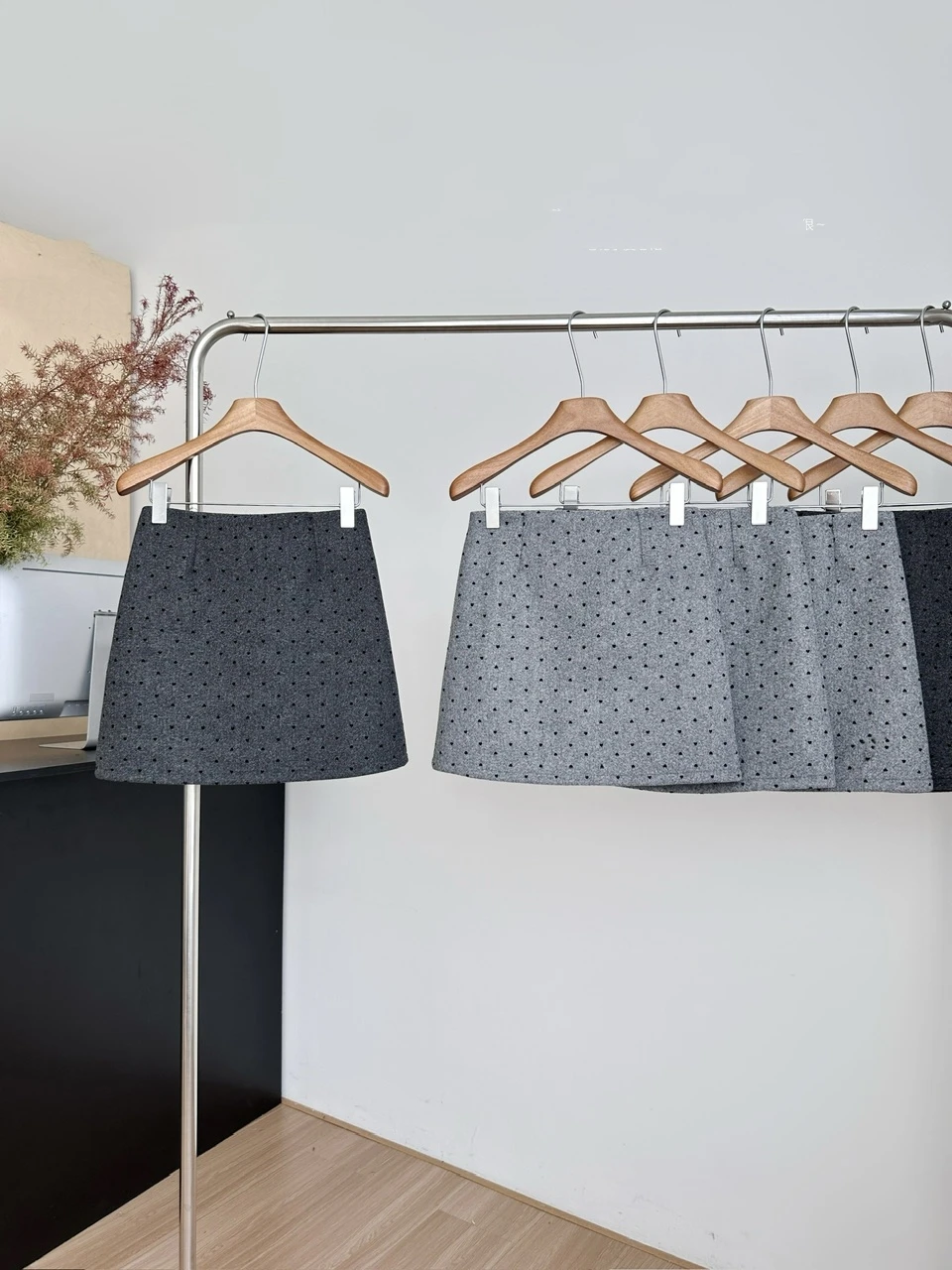 Шерстяная короткая юбка Little Love в форме сердца осень/зима 2022 универсальные