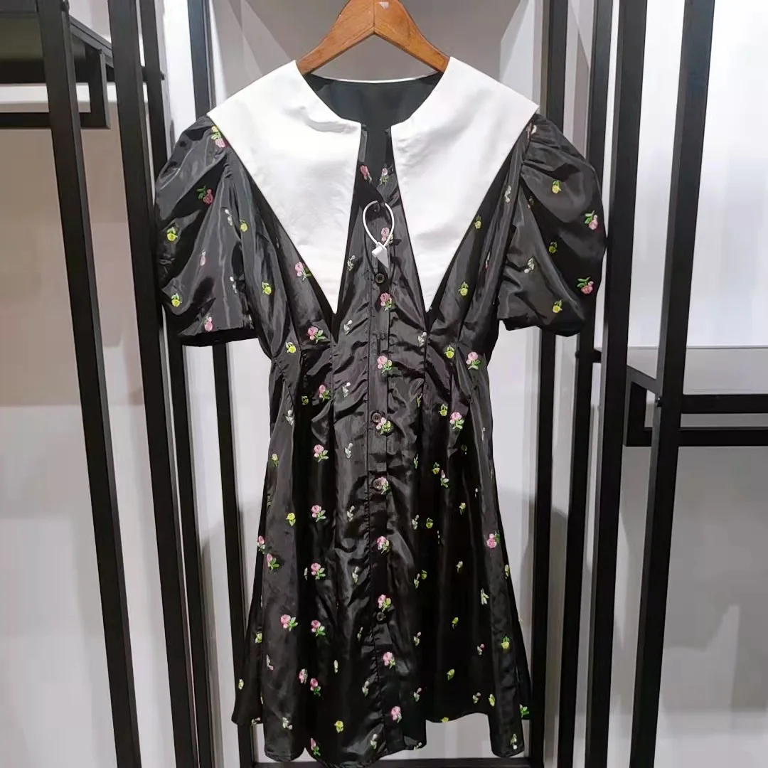 

2023 Spring and Summer New Sweet Doll Collar Puff Sleeve Embroidered Black Dress