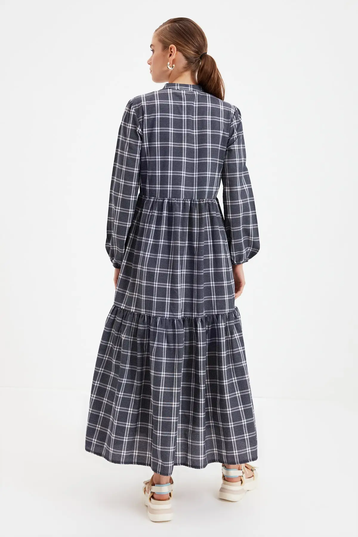 

Trendyol Crew Neck Dress TCTSS21EB0059