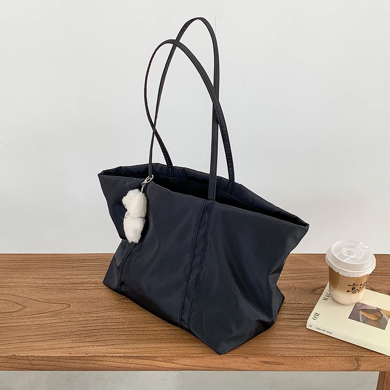 

2023 New Nylon Middle Women's Bags Ladies Shoulder Bag Large Capacity Handbags Drawstring Japan Undergraduate Bags Whole Sale