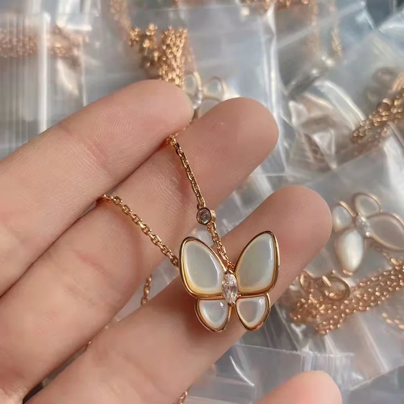 

Женский кулон с бабочкой и перламутром, из серебра 925 пробы