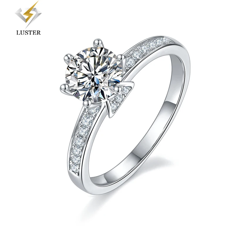 Женское кольцо из серебра 6 5 пробы с муассанитом 925 мм