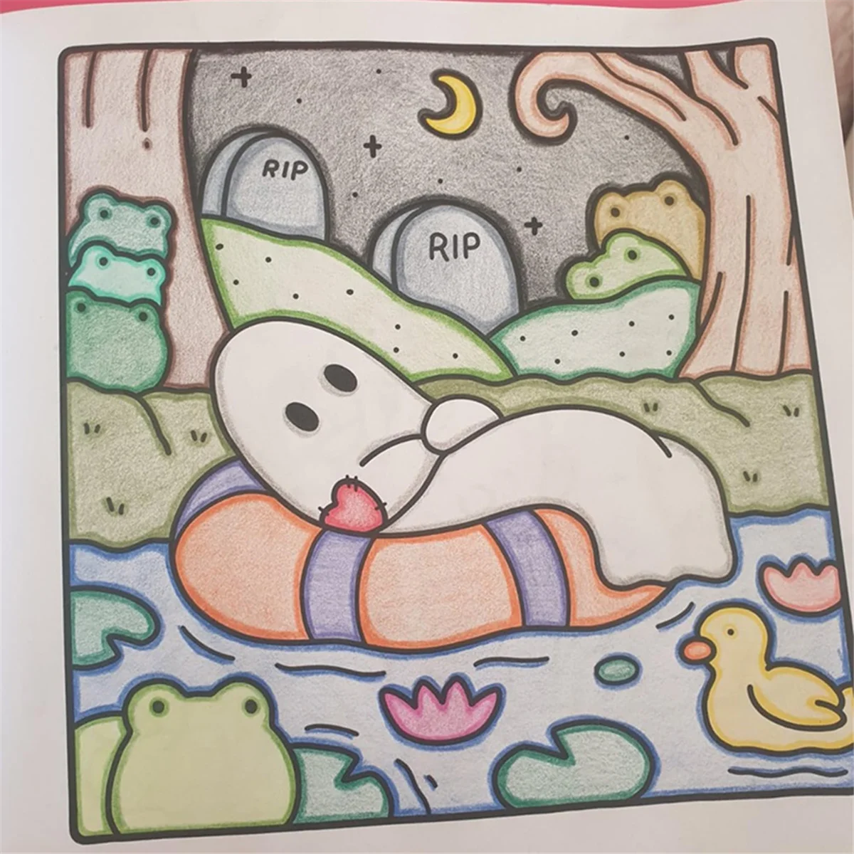 Книжка-раскраска Spooky Cutie для взрослых и подростков с очаровательными жуткими