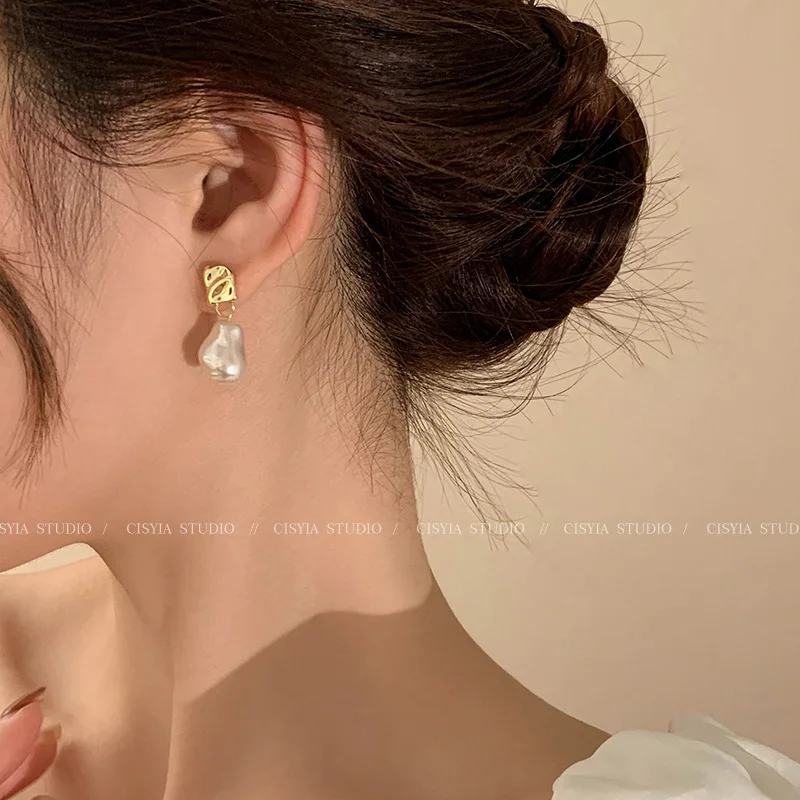 Женские серьги-гвоздики с натуральным пресноводным жемчугом 14 к