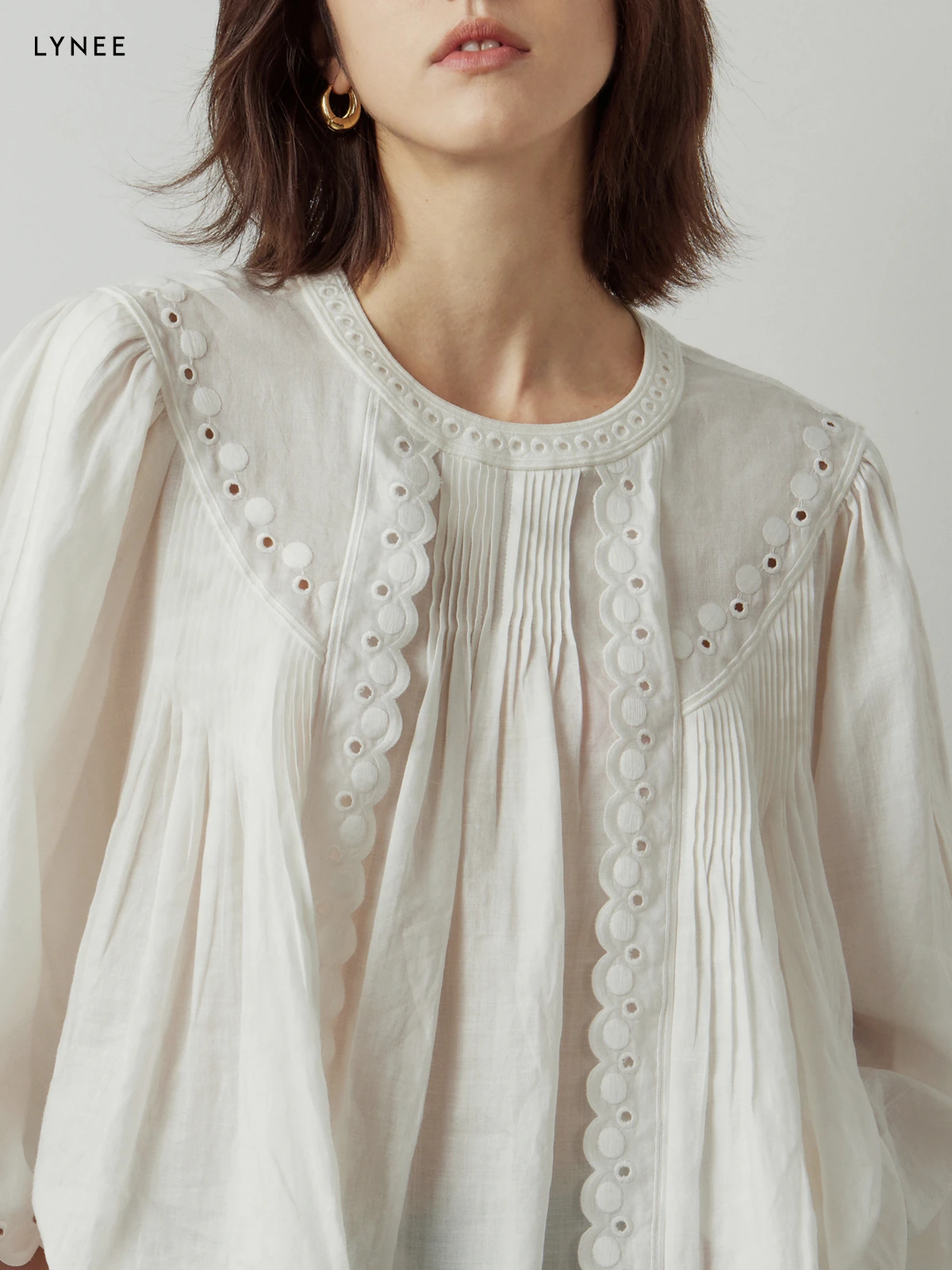 Lynee льняная тяжелая промышленность с полой вышивкой свободный драпированный топ