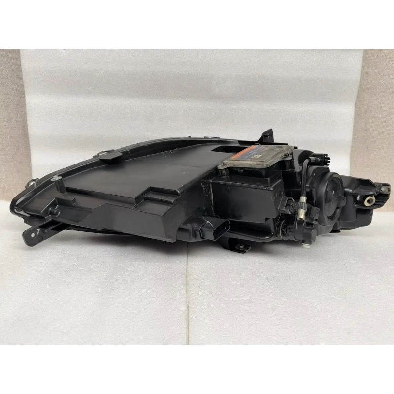 Фото Новые синие фары 70W 4000 Lm 12V для левой и правой стороны (замена) №4