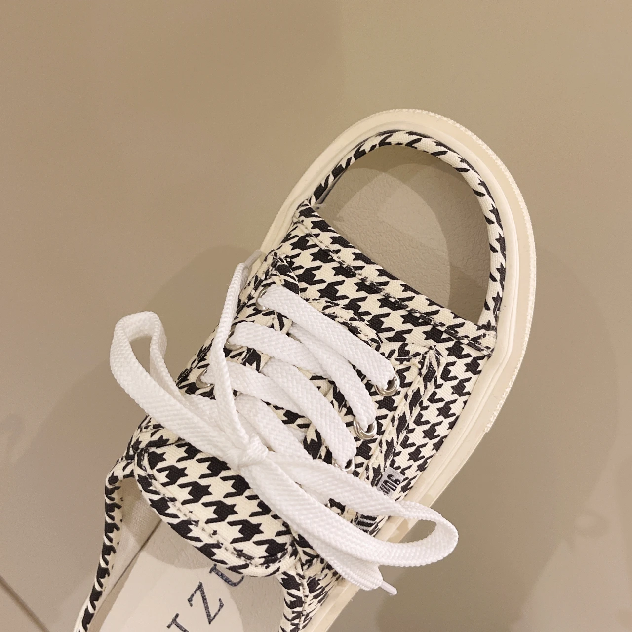 2023 Women's Summer Slippers Thick Sole Indoor and Outdoor Flat Shoes Women's Fashion Slippers Casual Women's Slippers