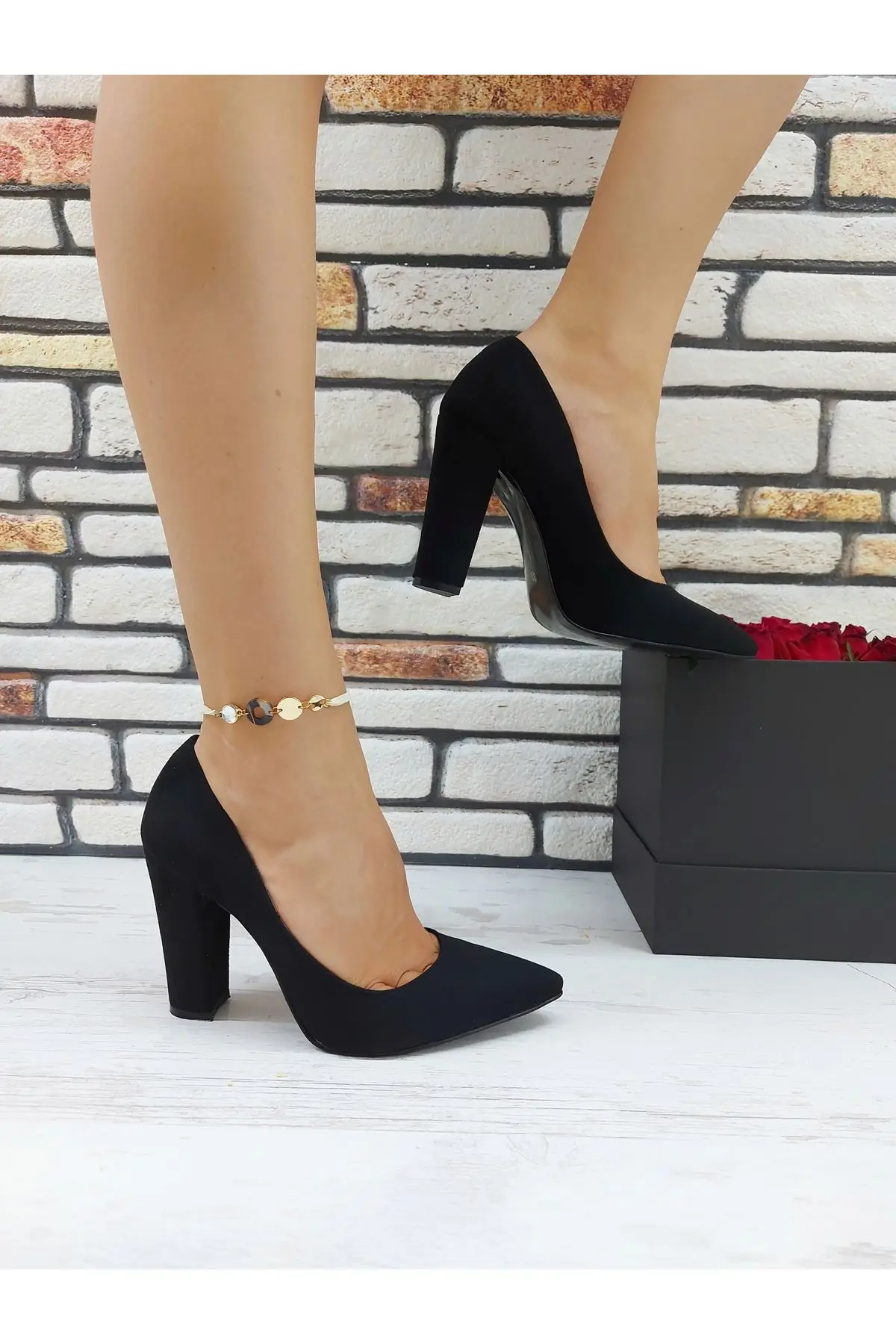 

Women's Fashion Handmade Special Suede Thick Heels Stiletto Shoes