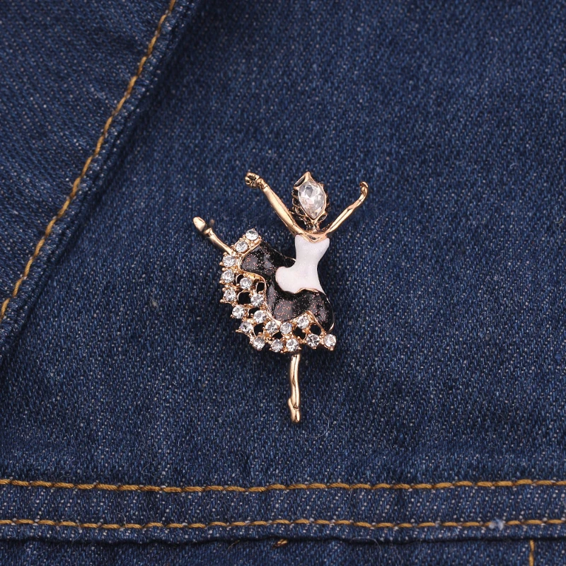

Creative Friends Ballet Girl Christmas Diamond Enamel Pin New Year Gift Lapel Pins Women's Brooch Badges Jewelry Fashion