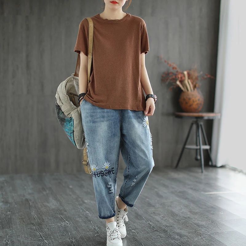 

2022 New Spring Korea Fashion Women Elastic Waist Loose Vintage Jeans Daisy Embroidery Casual Denim Harem Pants Plus Size