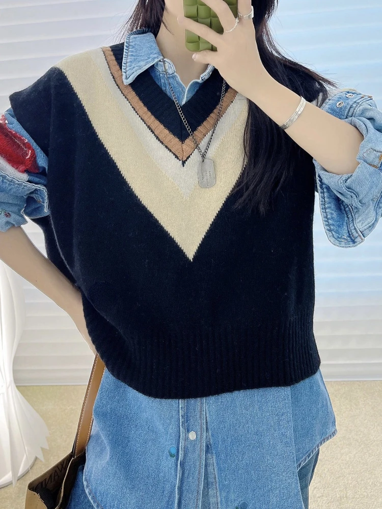 

Women Sweater Autumn and Winter Color Contrast V-neck Wool and Cashmere Blended Vest Pullover