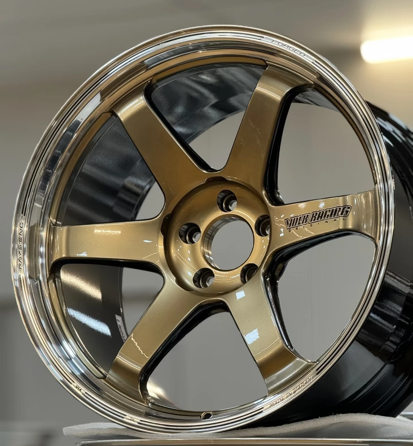 Фото Кованые диски HC 1:1 TE37 SL 17-19 дюймов 5x114.3 с индивидуальной накаткой, цвет Racing Green / Chrome, для Civic, WRX, BRZ, 86 №4