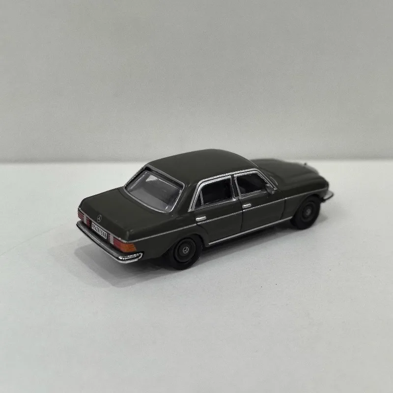 Фото Модель автомобиля SCHUCO 230E из литого металла, масштаб 1/87 №4