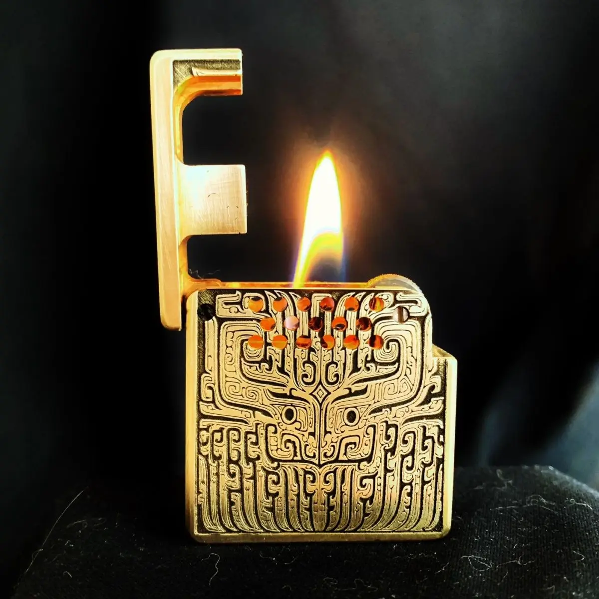 S Old School Beast Pattern Brass Hollowed Out Collectable Ci