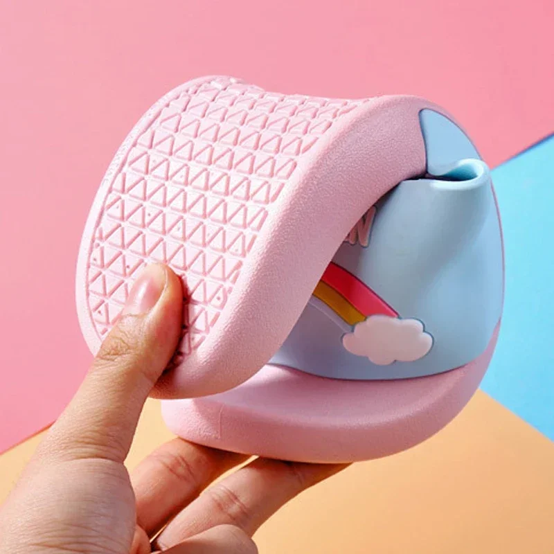 Детские тапочки с принтом единорога