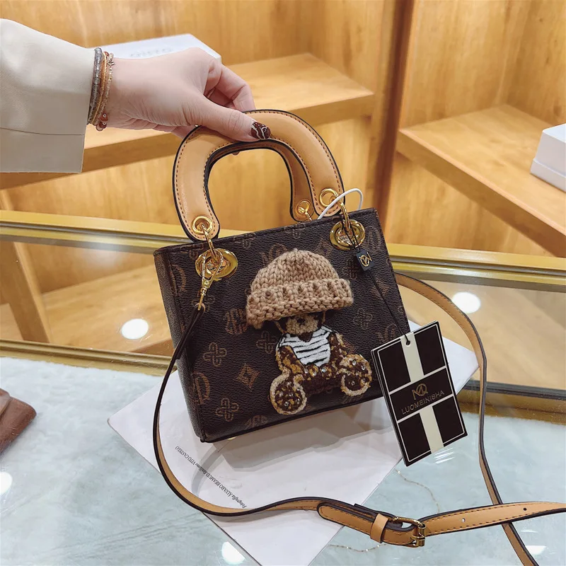 

Fashionable Shoulder Bags for Women 2022 New Luxury Designer Handbag Leather Printing Messenger Bag Vintage Cute Tote Bag Ladies