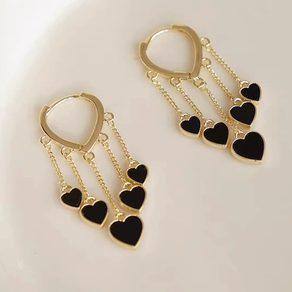

Elegant Black Heart Tassel Earrings for Women French Ear Buckle Simple Dangle Ear Studs Trend Charm Girl Ear Jewelry Party Gifts