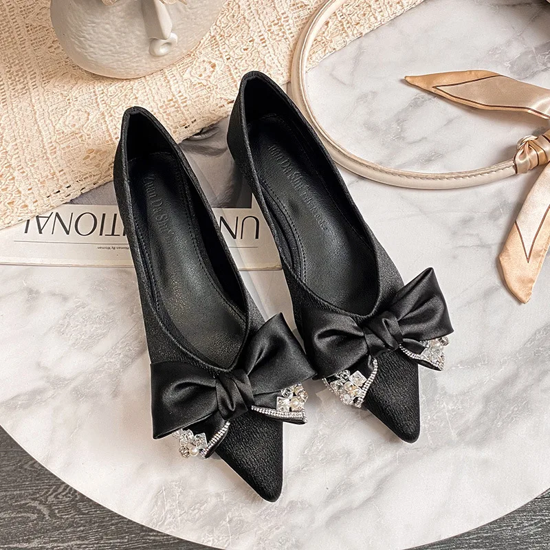 Size 34-43 Women Spring Flats Bling Rhinestone Bowknot Satin Silk Vamp Slip on Fashion Wedding Party Bridesmaid Shoes Loafers