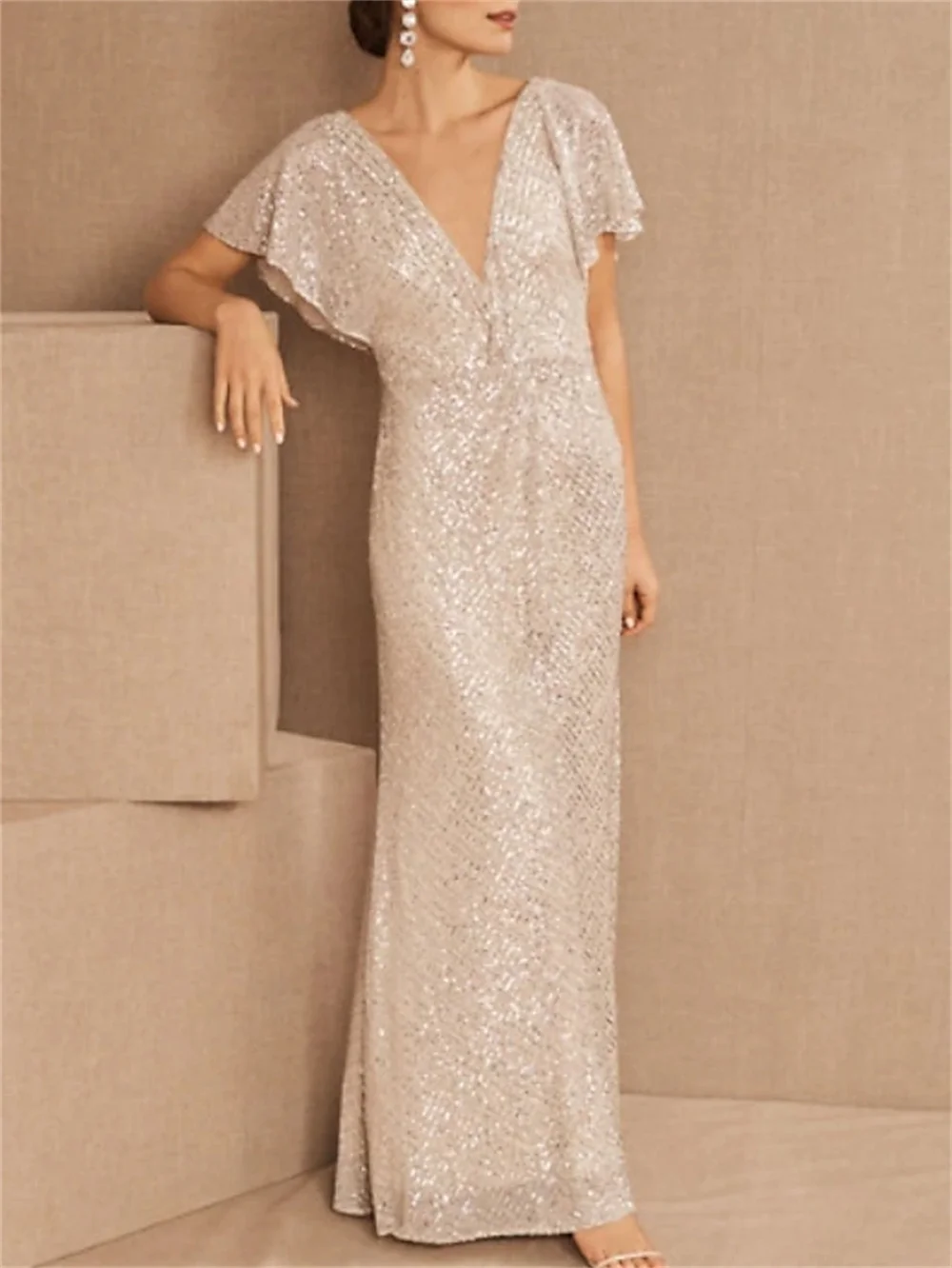 

Sheath Bridesmaid Dress Plunging Neck Short Sleeve Open Back Floor Length Sequined with Beading Sequin vestidos de boda invitada
