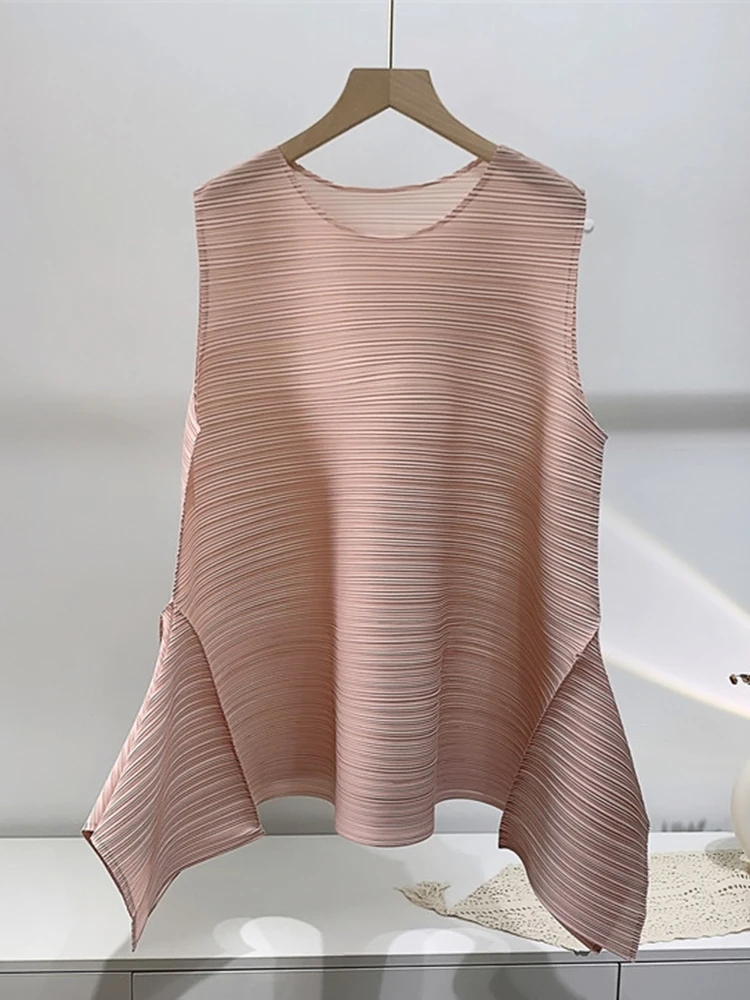 Женская футболка без рукавов GVUW плиссированная с круглым вырезом и