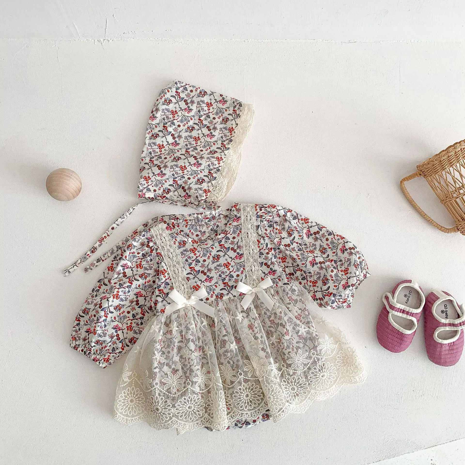 

Infant Lace Hollow Out Sweet Bow Skirt Jumpsuit New Autumn Retro Floral Long Sleeves Cotton Bodysuit With Fashion Hat