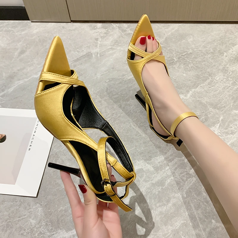 

2022 Spring Summer Hot Women Sexy Gladiator Cuts Out T-strap Buckle Pointed Toe High Heel Party Dress Pumps Wedding Shoes Ladies