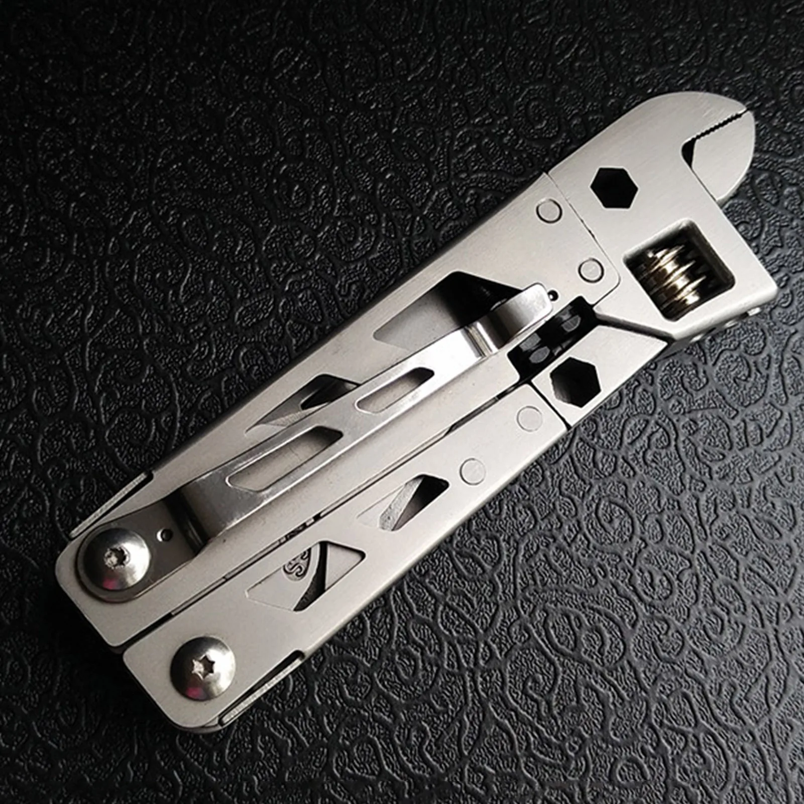 

10 In 1 Adjustable Multi-Tool Wrench Multipurpose Tool For Home Work Portable Camping Equipment Foldable Stainless Steel Wrench