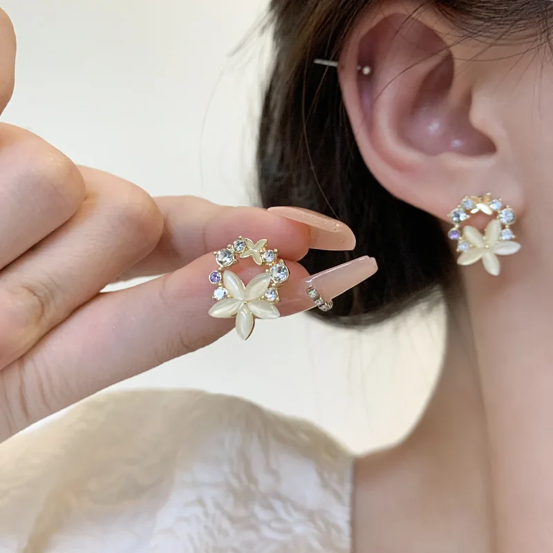 

S925 Silver Needle South Korea's New Simple Cat's Eye Earrings for Women Female Temperament Flower Studs Earrings Jewelry Gift