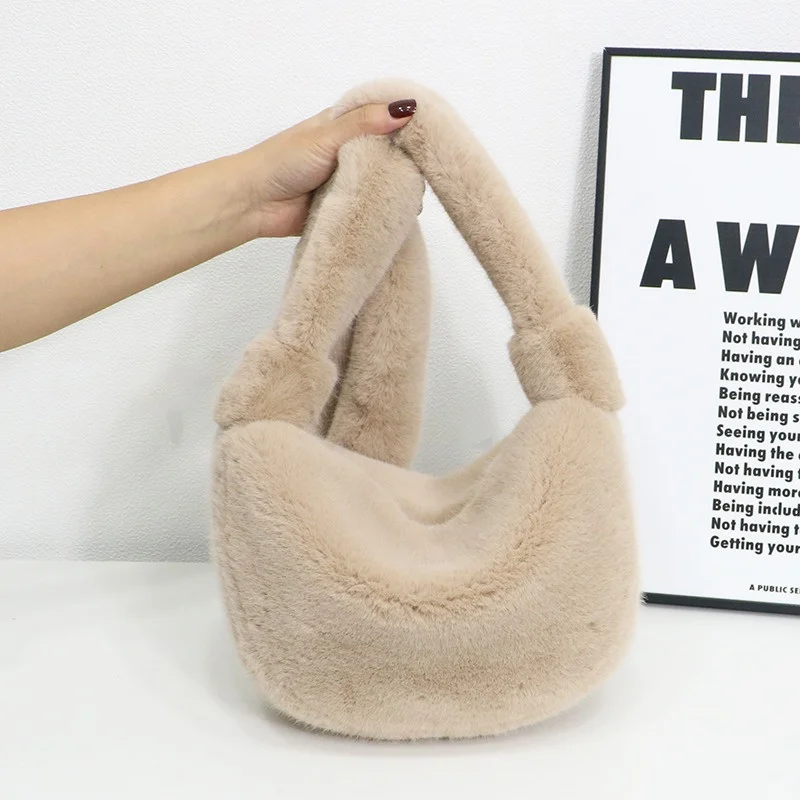 Рисунок 4 - Сумка на плечо женская из искусственного меха