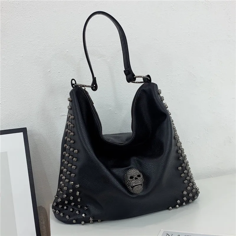 Punk skull women Shoulder Bags Large capacity Fashion Rivet ladies handbag black PU Leather female hobos Crossbody bags big tote