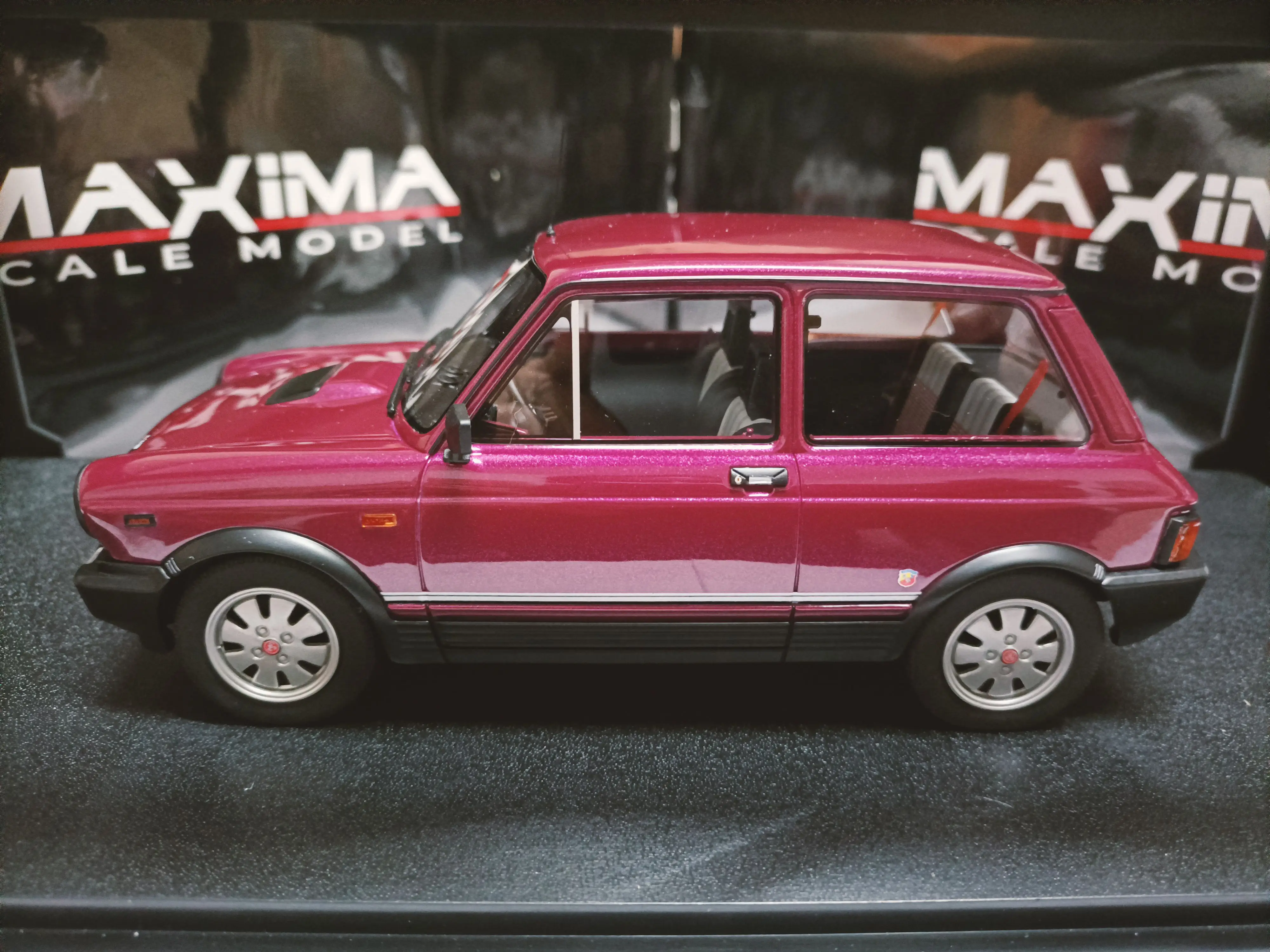 Фото MAXIMA 1:18 Autobianchi A112 1984 г., имитация ограниченной серии, полимерная металлическая статическая модель автомобиля, игрушка в подарок №3