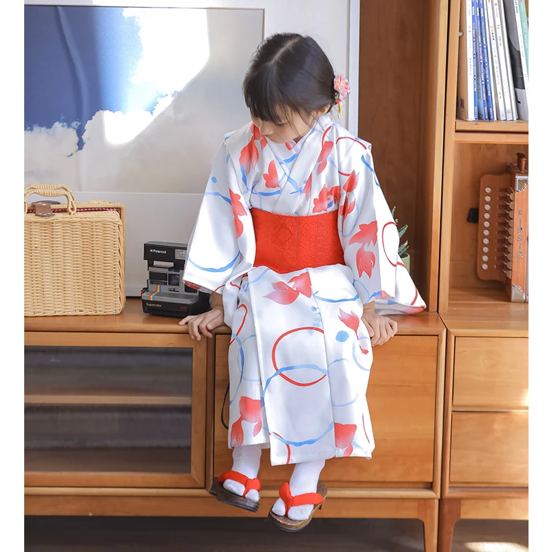 

Kid's Japanese Style Kimono Girl's Retro Long Dress Gold Fish Prints Children Performing Dress Photography Wear Bathrobe