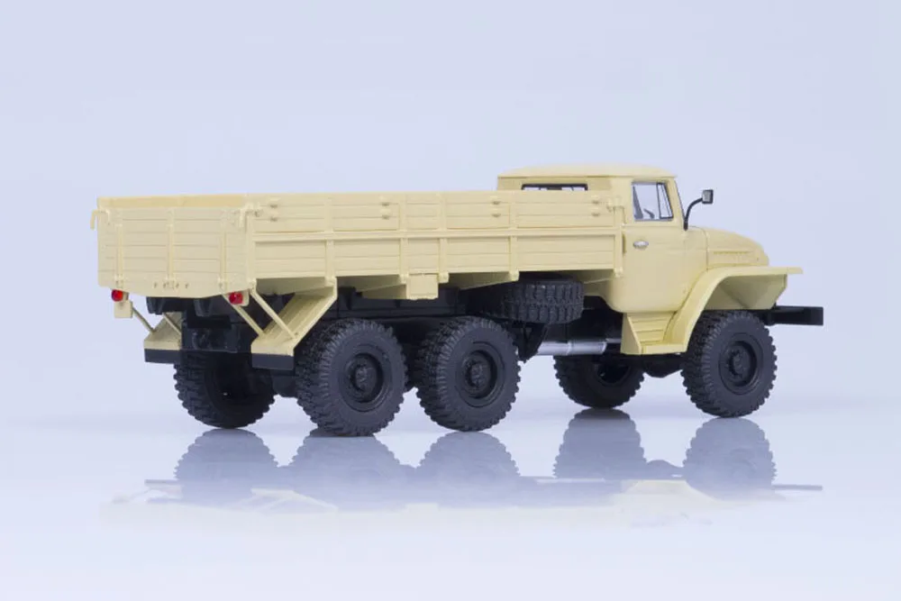URALSKY TRUCK 375N 6X6 ON BOARD 1974 BEIGE (USSR RUSSIAN) | УРАЛЬСКИЙ ГРУЗОВИК 375Н 6Х6 БОРТОВОЙ