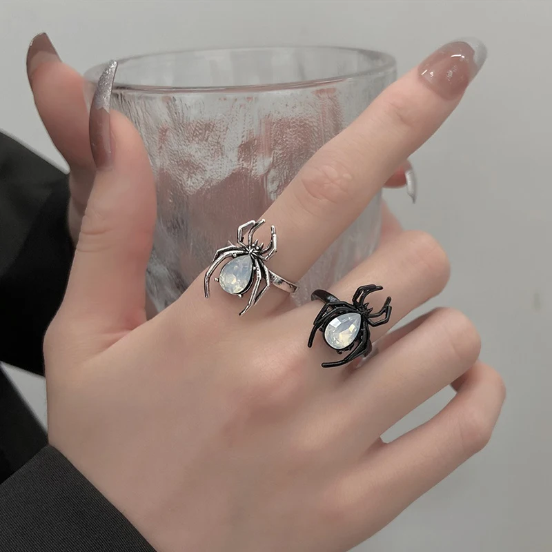 

Vintage Spider Ring For Women Silver Plated Open Rings Artificial Gemstone Korea Trendy Hollow Finger Rings Couple Jewelry Gift