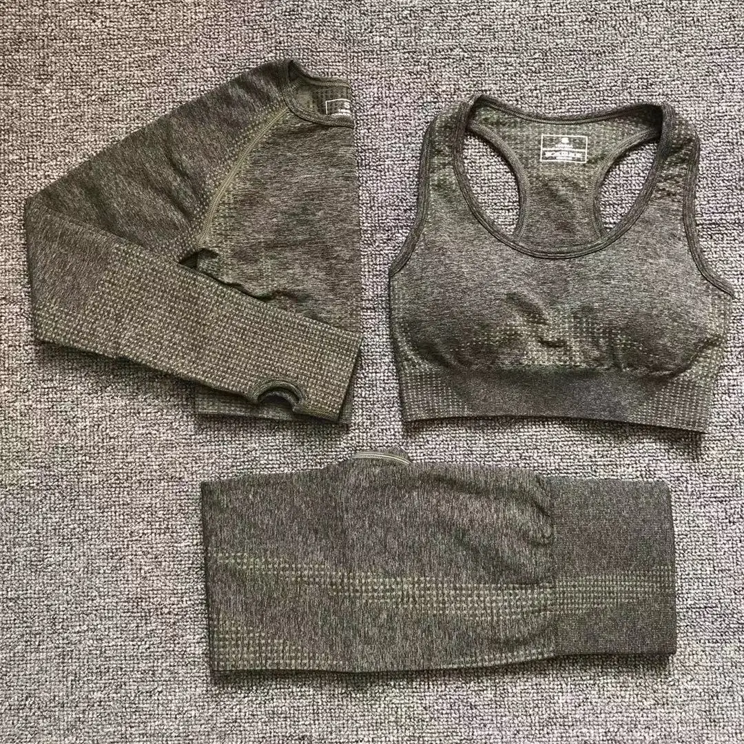 Женский спортивный костюм для занятий йогой летний из бюстгальтера и топа с