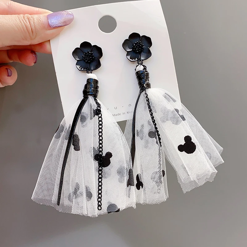 

The New Style Exaggerated Personality Super Beautiful Fashion Tassel Flower High Sense Earrings Lady's Birthday Gift