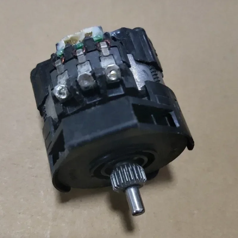 

80% новый оригинальный двигатель постоянного тока 20 В 18 В с 21 зубьями N 438609 N 438606 Для Dewalt DCD796 DCD791 DCD791P2