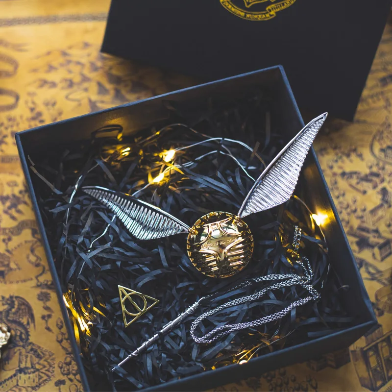 

Gold Snitch Ring Box Wings Movable Cosplay Jewelry Box Storage Organizer Case Displays Necklace Proposal Birthday Gift Box Props