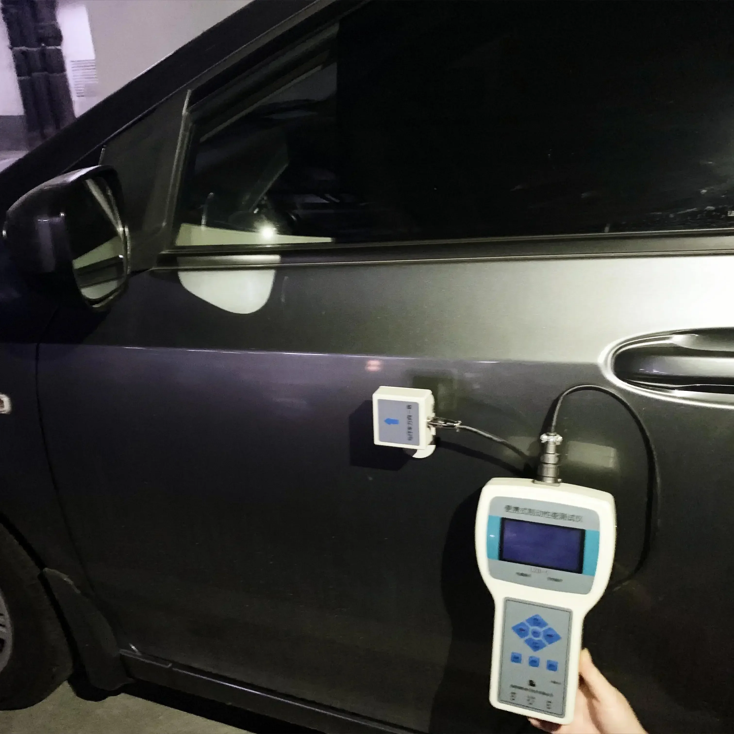 Флюоресцентный портативный автомобильный прибор для проверки