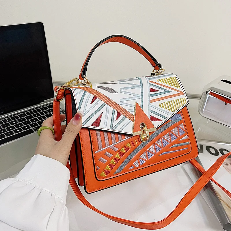 

2022 New Fashion Personalized National Style Embroidered Women's Handbag Women Bags One Shoulder Diagonal Bag