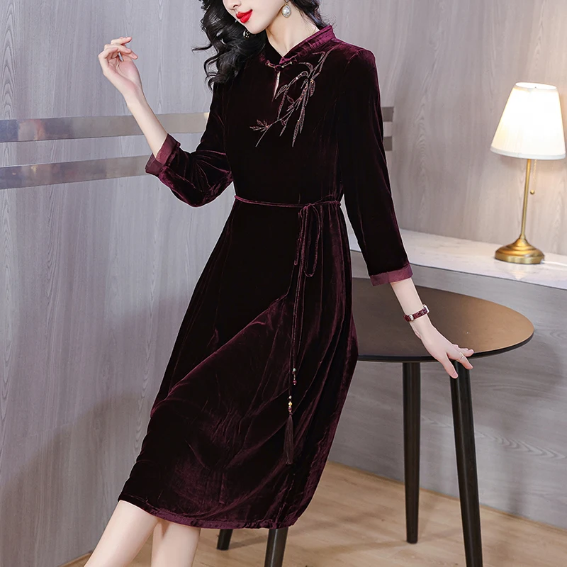 Рисунок 3 - Женское бархатное платье с винтажным принтом