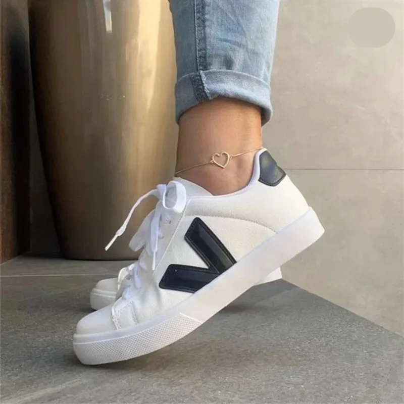 Women Casual Flat Sneakers 2023 Spring Fashion Designer Lace Up Breathable Sport Shoes Ladies Vulcanized Shoes Zapatos De Mujer