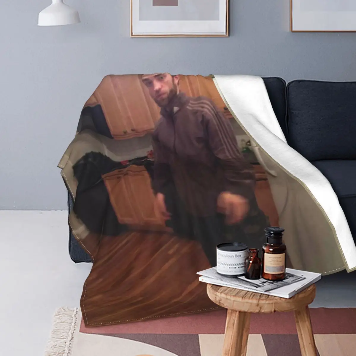 

Robert Pattinson Standing Meme Blanket Soft Fleece Autumn Warm Flannel Rob Throw Blankets for Sofa Travel Bedroom Quilt