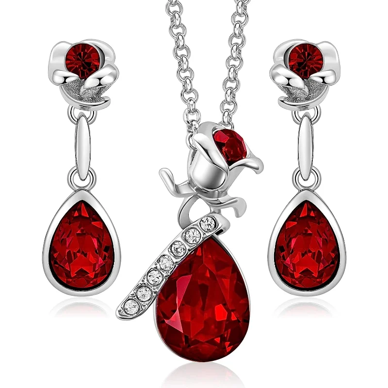 Ожерелье и серьги в форме капли розы